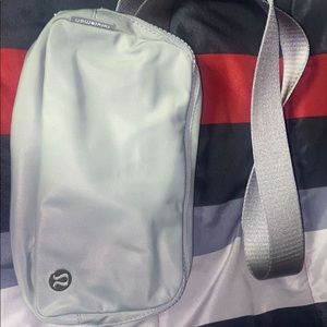Lululemon everywhere belt bag silver drop